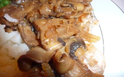 Boneless Pork Chops With Mushrooms and Thyme
